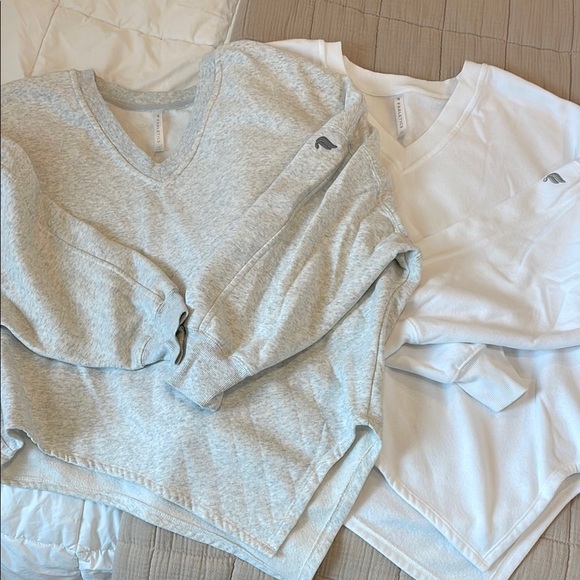 BUNDLE Fabletics Gray and White A symmetrical Sweatshirts - Picture 2 of 5